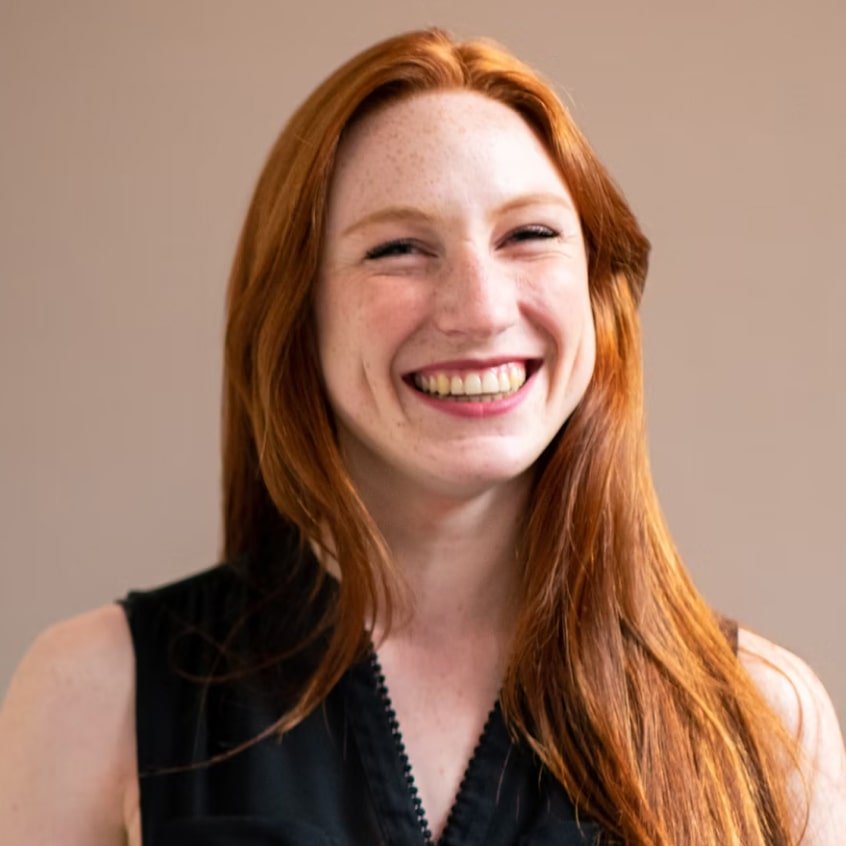 Ibu Dewi Lestari - HR Director Perusahaan Jasa